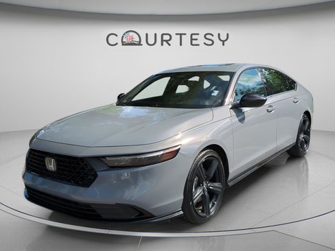 Used 2023 Honda Accord Sport image 1