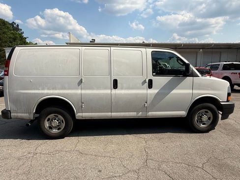 Used 2023 Chevrolet Express 3500 w/ Driver Convenience Package image 8