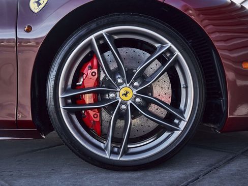 Used 2019 Ferrari 488 Spider image 30