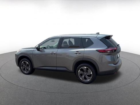 Used 2026 Nissan Rogue SV FWD image 11