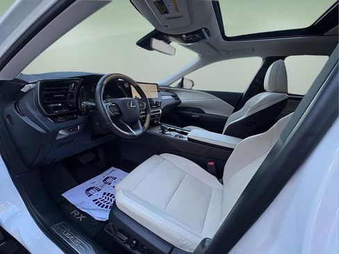 Used 2025 Lexus RX 450h AWD w/ Convenience Package image 9