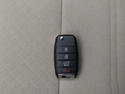 Used 2017 Kia Sorento AWD image 32