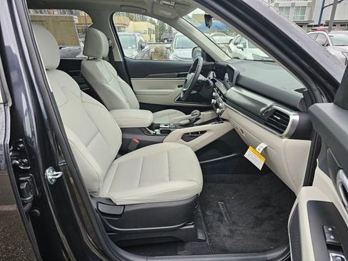 New 2025 Kia Telluride S image 11
