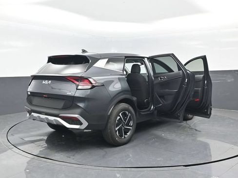 Used 2025 Kia Sportage LX AWD/4WD image 26
