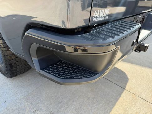Used 2019 Chevrolet Silverado 1500 Custom Trail Boss w/ Custom Convenience Package AWD/4WD image 37