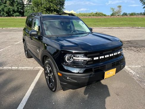Used 2023 Ford Bronco Sport Outer Banks w/ Tech Package AWD/4WD image 2