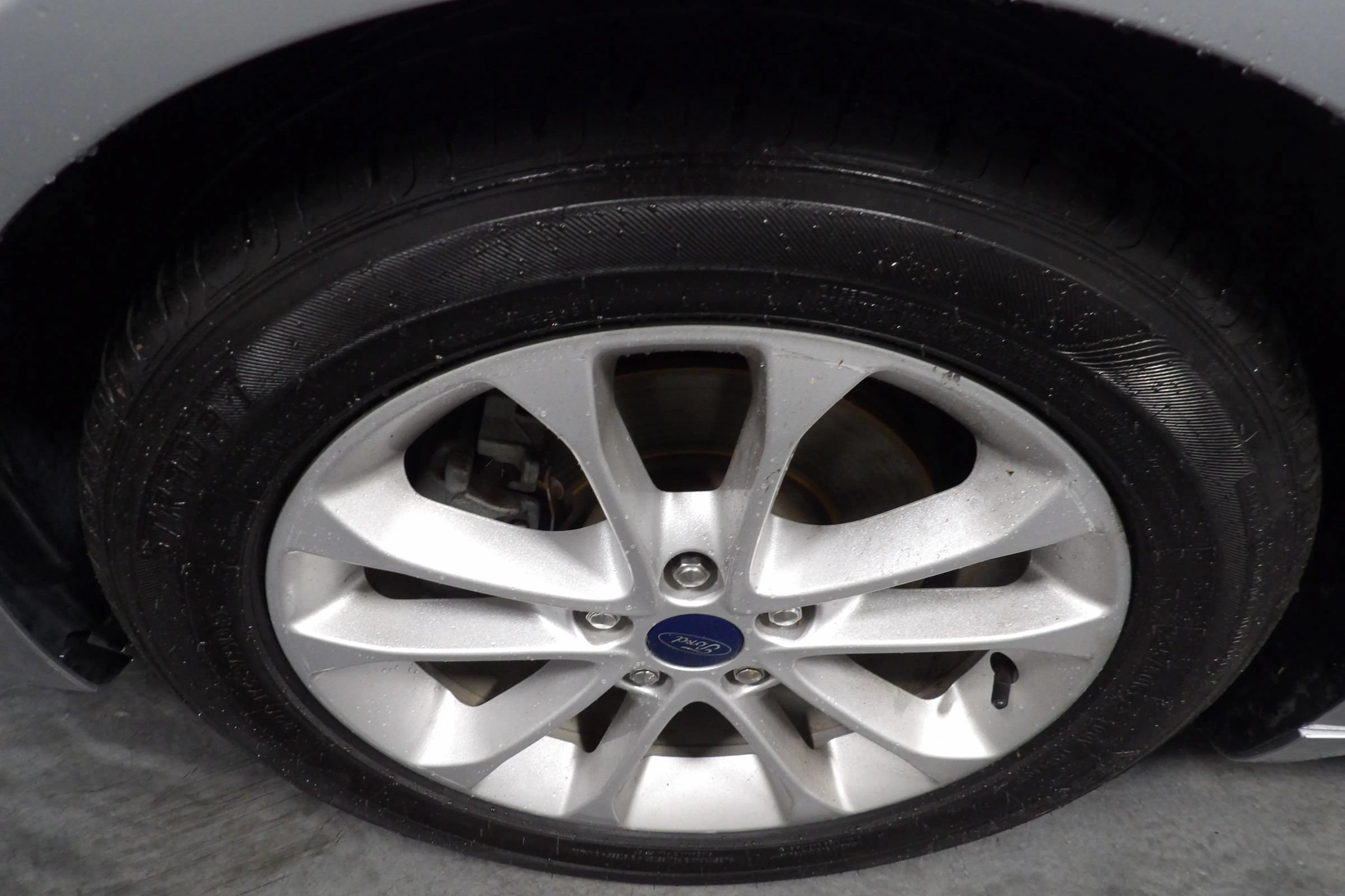Used 2020 Ford Fusion SE FWD image 19