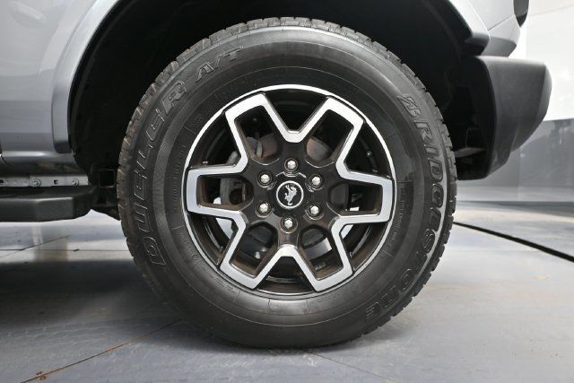 Used 2023 Ford Bronco Outer Banks AWD/4WD image 13