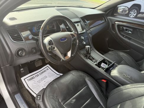 Used 2016 Ford Taurus Limited FWD image 6