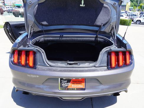 Used 2017 Ford Mustang Premium image 17