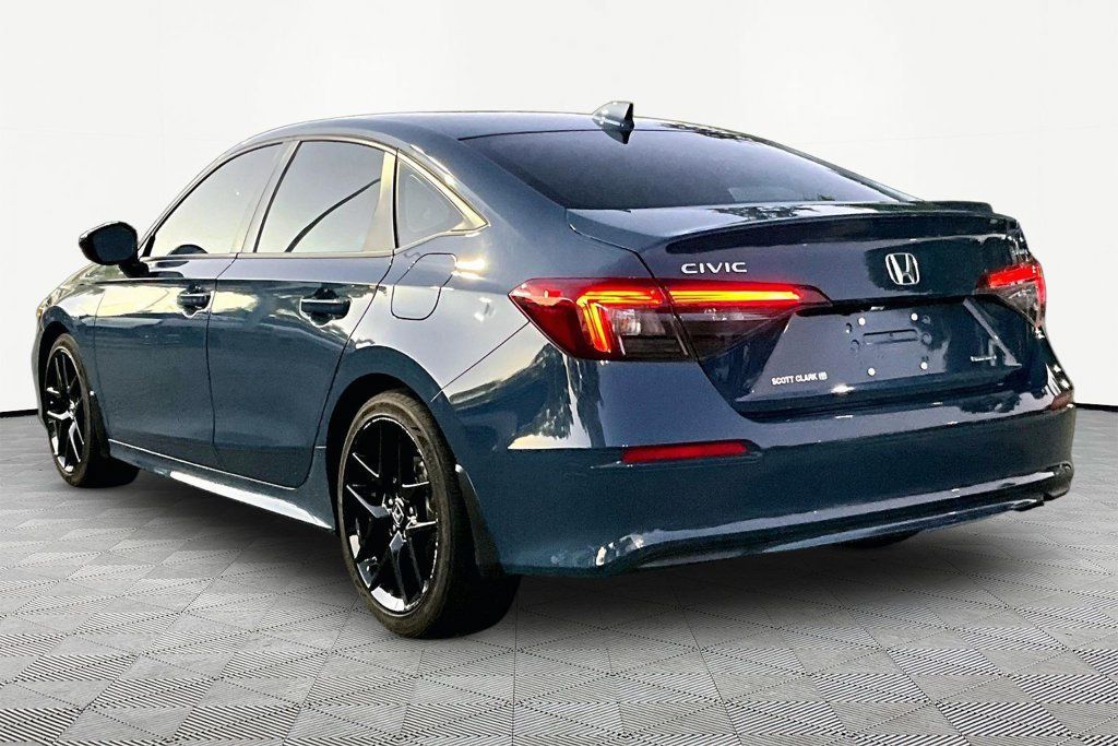 Used 2025 Honda Civic Sport image 5