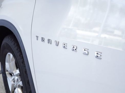 Used 2018 Chevrolet Traverse LT AWD/4WD image 17