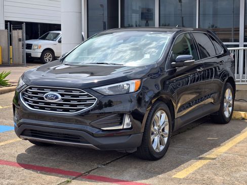 Used 2022 Ford Edge Titanium AWD/4WD image 2