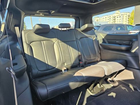 New 2025 Jeep Wagoneer Series II image 14