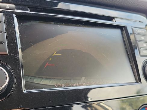 Used 2020 Nissan Rogue Sport S image 28