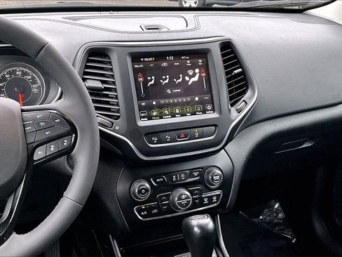 Used 2023 Jeep Cherokee Altitude Lux image 10