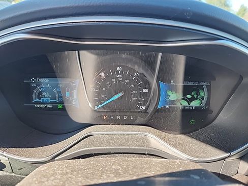 Used 2016 Ford Fusion SE image 12