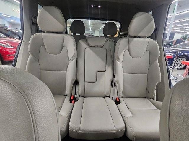 Used 2021 Volvo XC90 T5 Momentum w/ Climate Package AWD/4WD image 17
