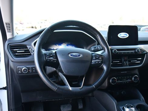 Used 2021 Ford Escape Titanium image 12