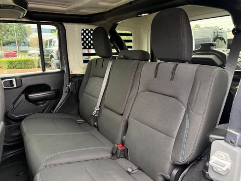 Used 2021 Jeep Wrangler Unlimited Rubicon 4xe w/ Cold Weather Group AWD/4WD image 14