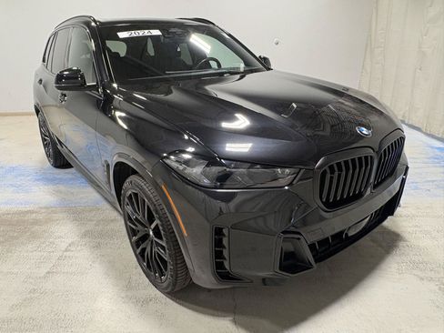 Used 2024 BMW X5 xDrive40i w/ M Sport Package AWD/4WD image 16