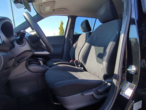 Used 2020 Nissan Kicks SV image 27