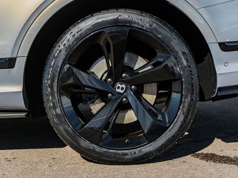 Certified 2022 Bentley Bentayga AWD/4WD image 7