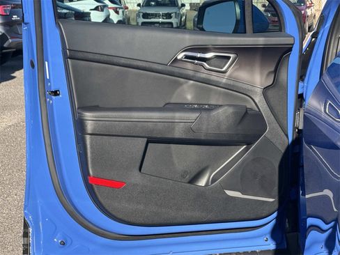 Certified 2026 Kia Sportage EX w/ EX Panorama Roof Package image 36