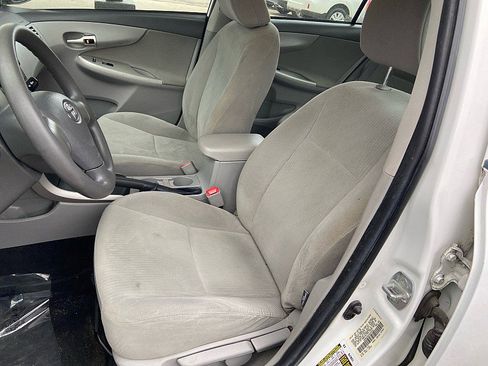 Used 2010 Toyota Corolla LE image 9