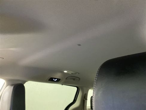 Used 2024 Chrysler Pacifica Touring-L image 30