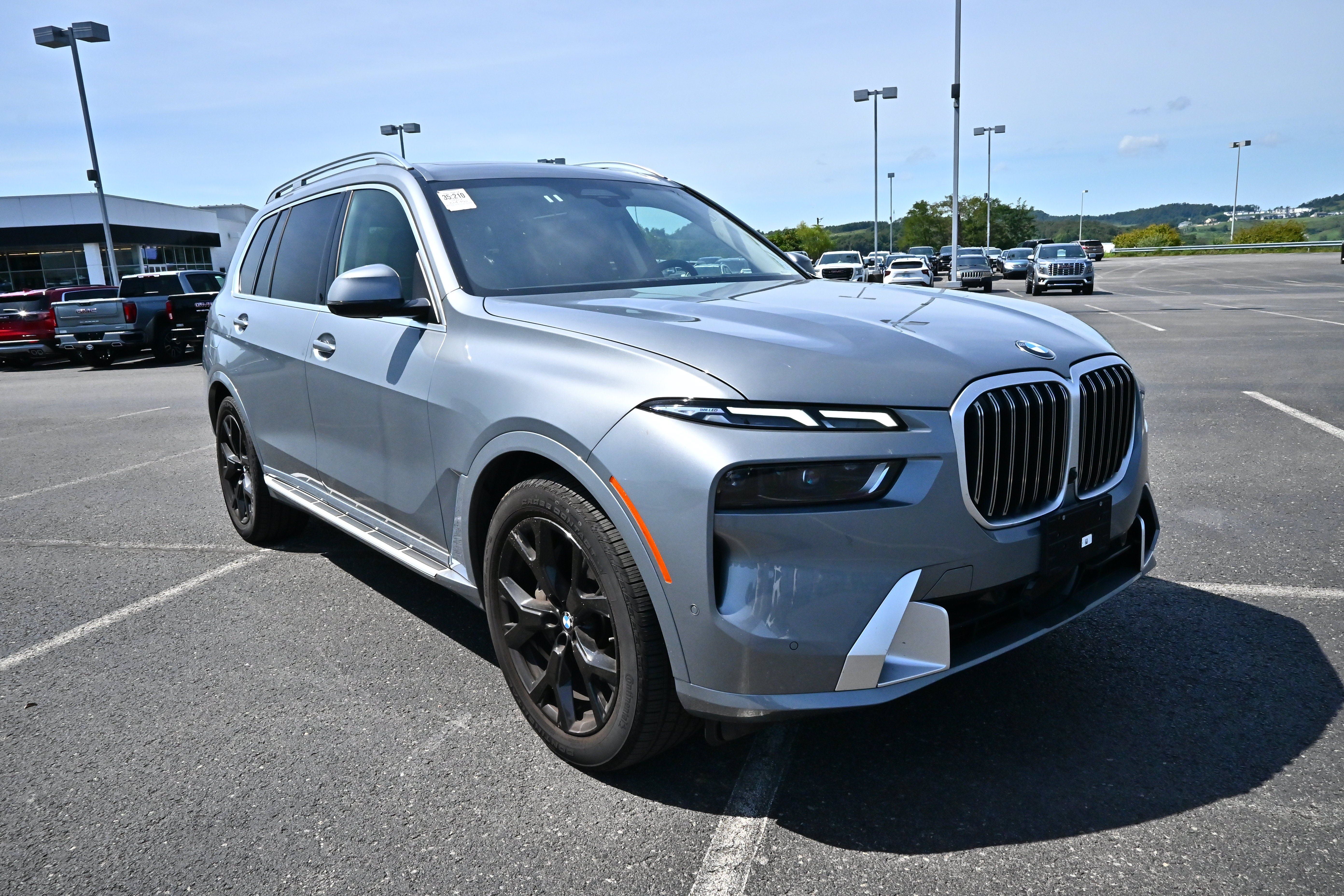Used 2027 BMW X7 xDrive40i AWD/4WD image 2