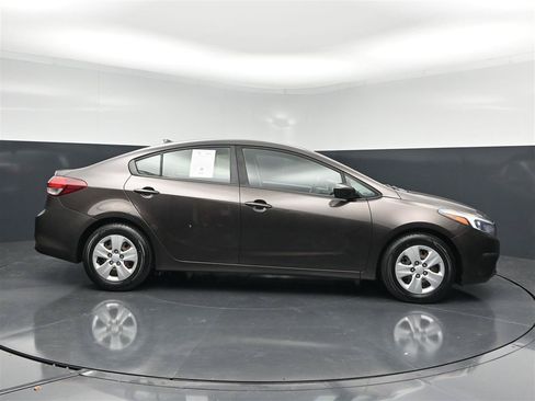 Used 2018 Kia Forte LX FWD image 4