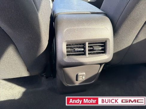 Used 2024 Chevrolet Equinox LT FWD image 21