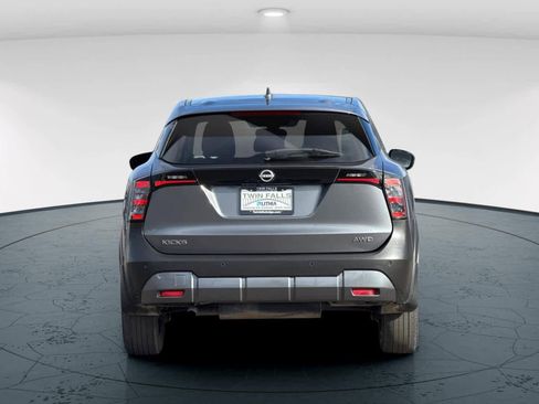 Used 2025 Nissan Kicks SV image 7