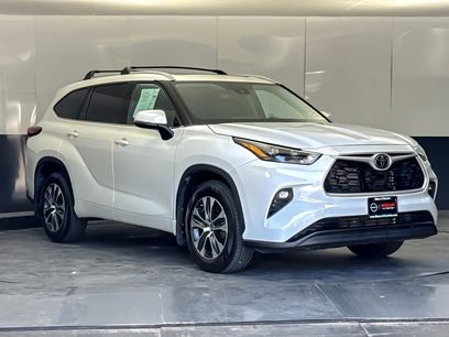 Used 2022 Toyota Highlander XLE