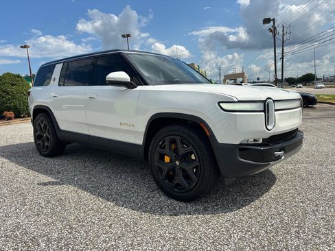 Used 2024 Rivian R1S Adventure AWD/4WD image 7