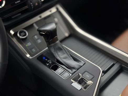 Used 2024 Lexus GX 550 w/ Accessory Package (Z1) AWD/4WD image 18