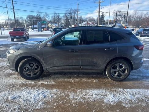 Used 2024 Ford Escape ST-Line Select w/ Tech Pack #1 image 7