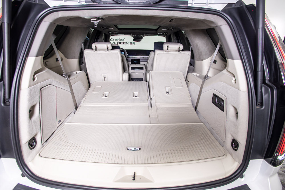 Used 2025 Cadillac Escalade Premium Luxury Platinum w/ LPO, Floor Liner Package AWD/4WD image 8