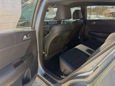 Used 2020 Kia Sportage S image 27