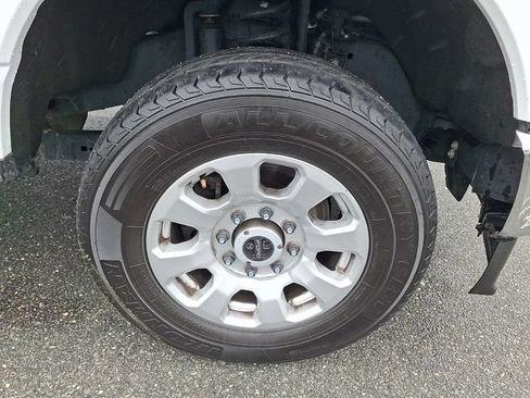 Used 2024 Ford F250 XLT AWD/4WD image 8