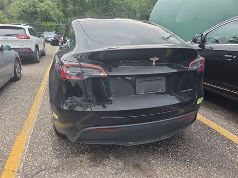 Used 2023 Tesla Model Y Long Range AWD/4WD image 3