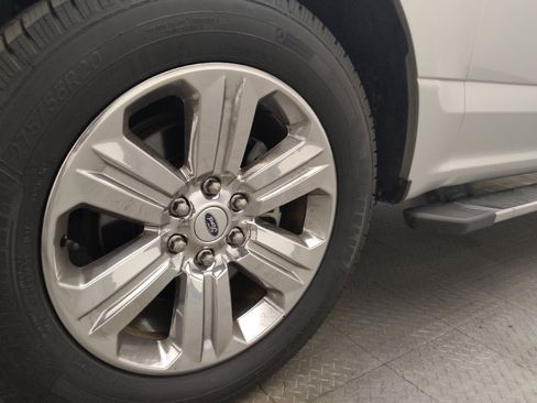 Used 2018 Ford F150 XLT w/ Equipment Group 302A Luxury RWD image 31