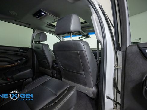 Used 2019 Chevrolet Suburban Premier AWD/4WD image 37