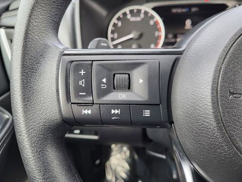 Used 2024 Nissan Rogue SV image 16
