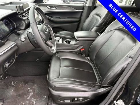 Used 2024 Jeep Grand Cherokee L Limited w/ Black Appearance Package image 12