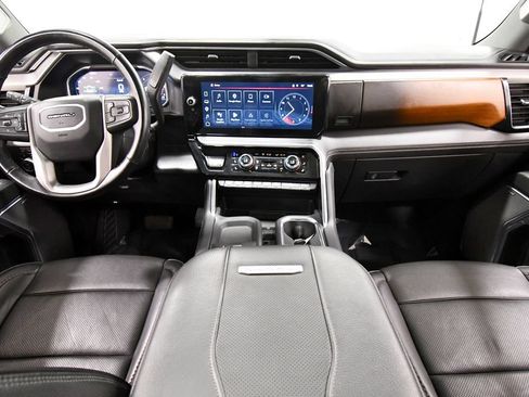Used 2024 GMC Sierra 2500 Denali w/ Denali Reserve Package AWD/4WD image 3