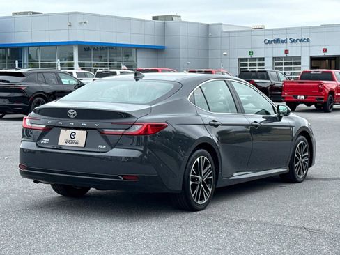 Used 2025 Toyota Camry XLE image 24