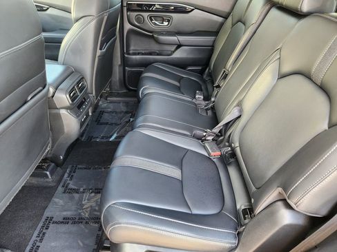 Used 2023 Honda Pilot Touring image 29