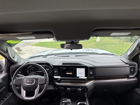Used 2023 GMC Sierra 1500 Elevation AWD/4WD image 19